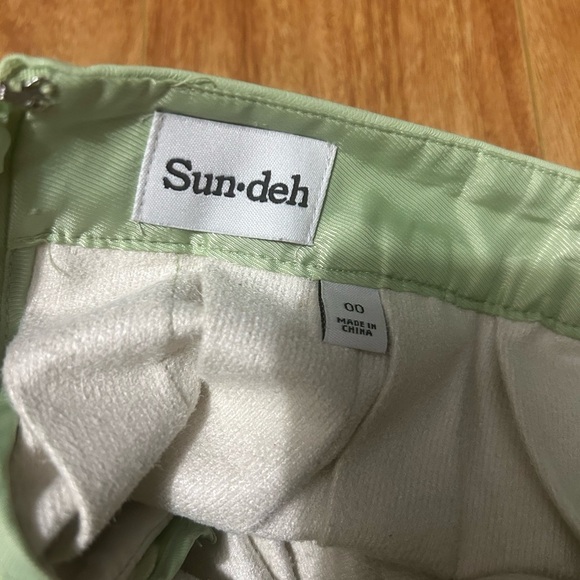 Aritzia Sunday Best olive Micropleated skirt - Picture 4 of 4